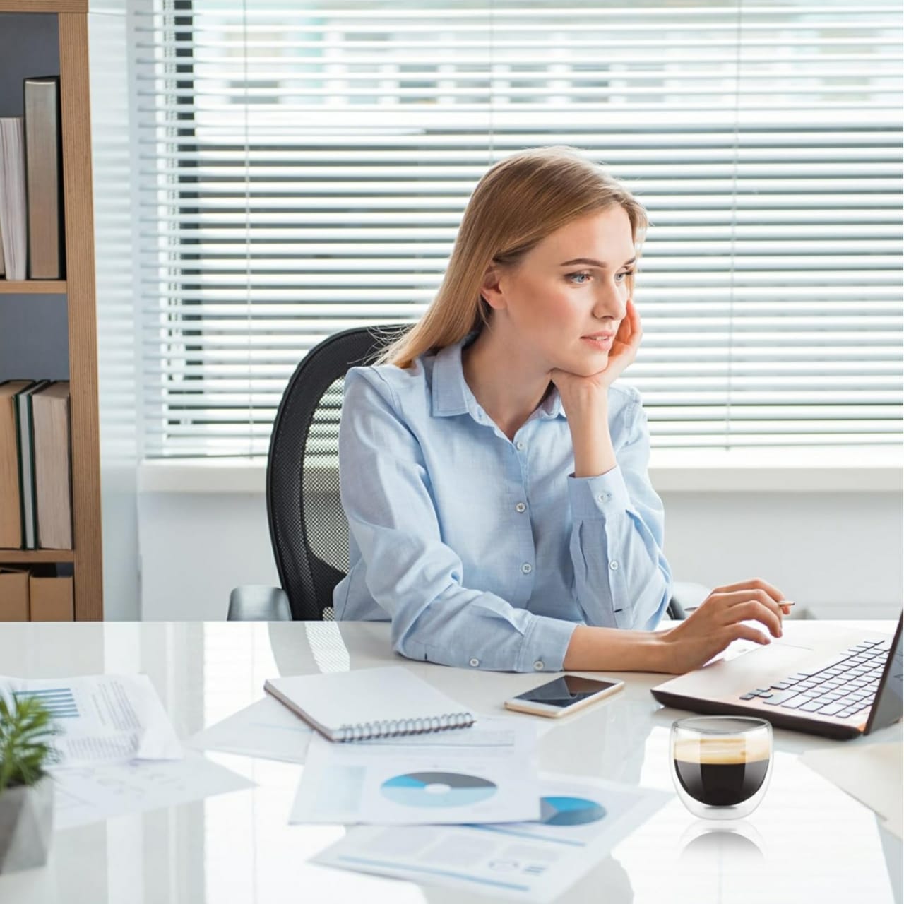 مجموعة 2/6 أكواب إسبريسو زجاجية 80 مل - عازلة مزدوجة الجدار بمقابض، لأجواء أنيقة